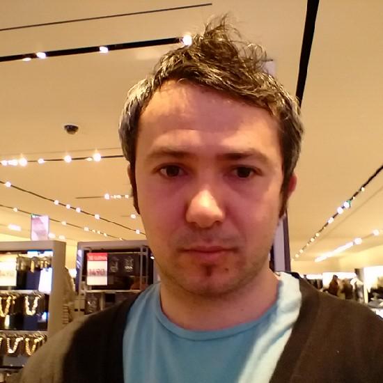 Bessyville's profile picture. Out in the world!