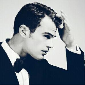 upto_theo's profile picture. 