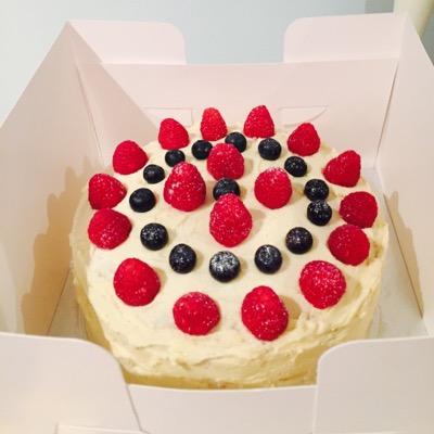 Gluten free artisan cakes and bakes ~We outdo sugar & dairy too~ *Stokey Organic FMKT* Eva Mavron-Founder & ex solicitor who quit the courtroom to bake cake