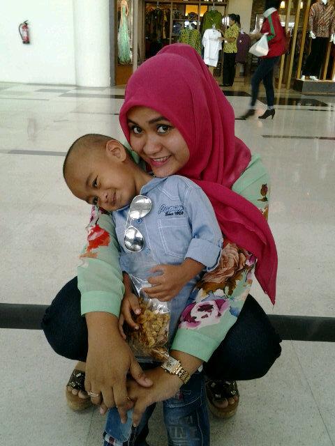 Mandha...nama mandarin yg artinya lutchu..semoga aja orgnya sm spt namanya.:Dђέђέђέ«{^⌣^}»ђέђέђέ:D