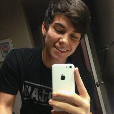 stop following fakes!!! the real wes is @imactuallywes and his real instagram is @okokalright! lets get him the number of followers he deserves