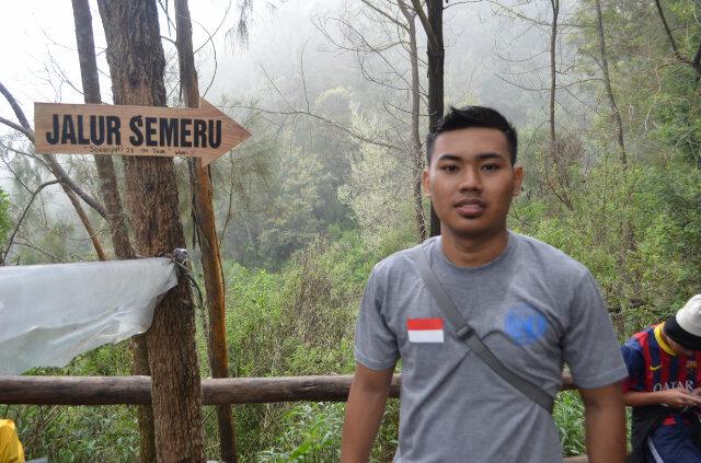 Wahai ayahku aku akan pergi tunaikan misi dan takdirku aku harap ia akan membawa penghormatan bagi keluarga dan jika ia memerlukan nyawaku aku akan rela hati !