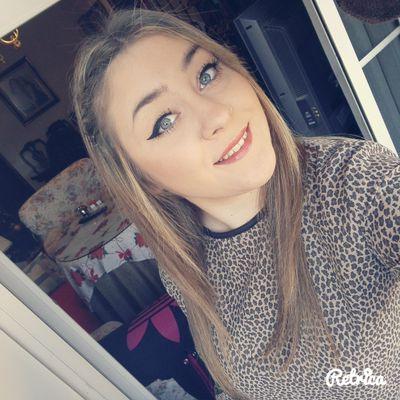 DoloresSerrano2's profile picture. Graduada en peluquería y Cosmetologia capilar.
Asesora de imagen.