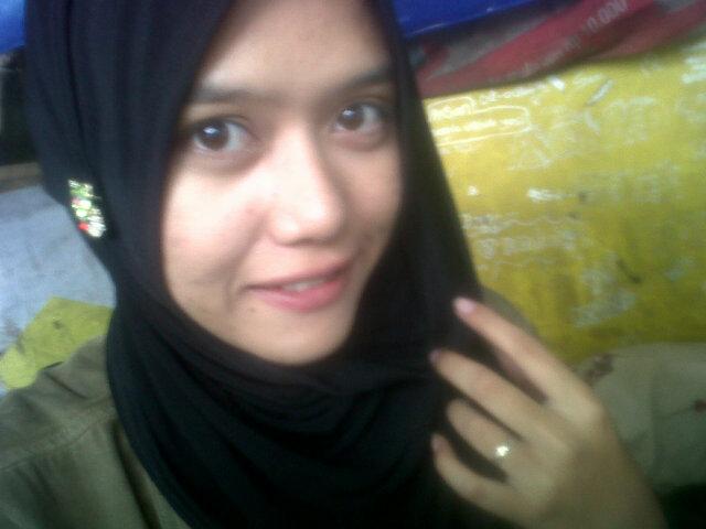 Aku hanya ingin pengertian kamu..// love you adhi sayank