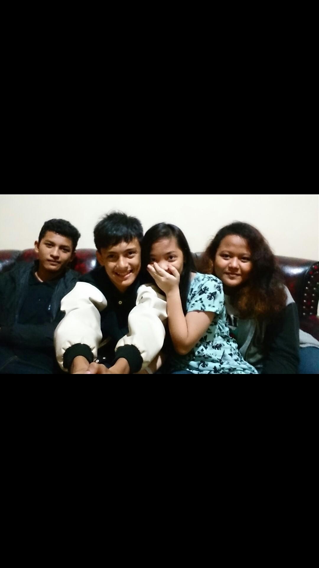 joerdyy's profile picture. absurd.