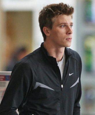 YoungCBarton's profile picture. Au| Im just your average orphan gone hero.  codename: Hawkeye.