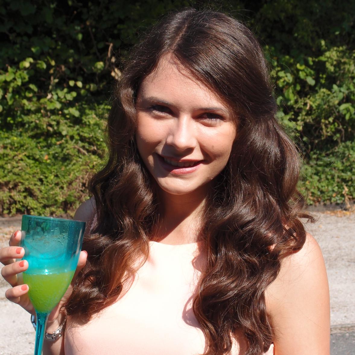 A blog on the science behind current trends. Science can be relevant and amusing. #SparklyScience Written by Lucy, contact sparklyscience@hotmail.com