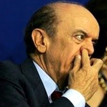 Cover do fake real José Serra, Presidente eleito do Brasil momentaneamente ocupando a cadeira de Governador do Estado mais rico e com a pior educação do país.