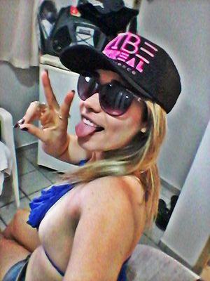 vem de insta @caroliinamuniz ✌