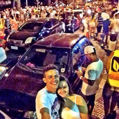 Eu prometo que to contigo pro o que der e vier ,prometo dormir na rede com direito a cafune Wpp 8821-3085