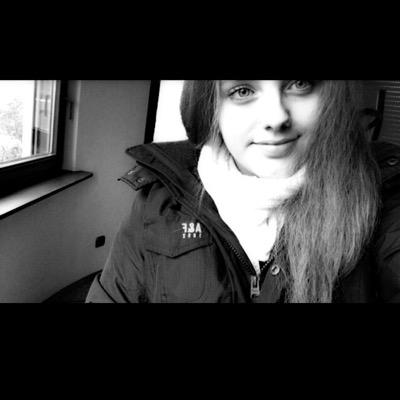 •Snapchat: ni_na58 •Tumblr: ninagmr •Instagram: nina.gmr  •Berlincitygirl