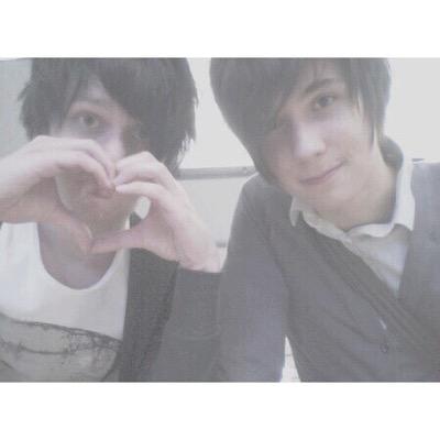 free follow from @fajitahowell bc ur rad pls follow there thank