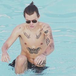 free follow from @unitedhes go follow her :) x