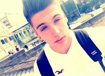 Hollister California. ↔