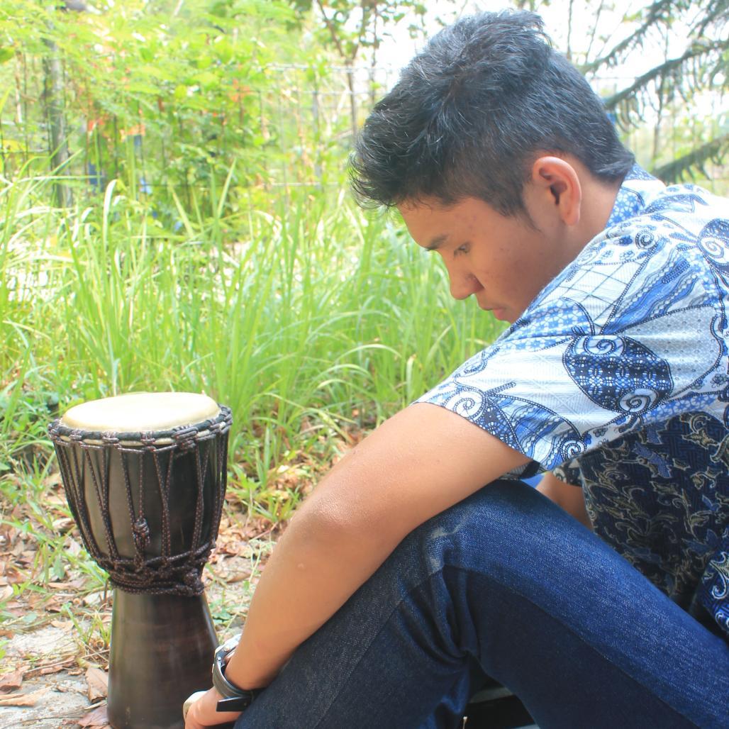 Hidup seperti hukum rimba , siapa yang kuat dia lah yang bertahan hidup