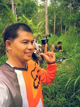 berjalan diatas kebranian