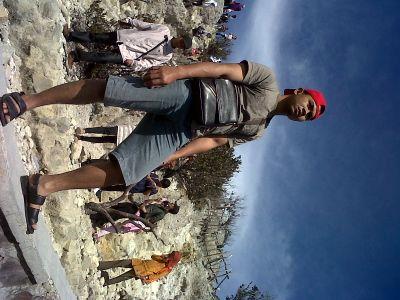 Syukuri y
ang sudah ada dan berS̤̈ά̲Bά̲я̲я̲.untuk yang belum ada. Woles bray..