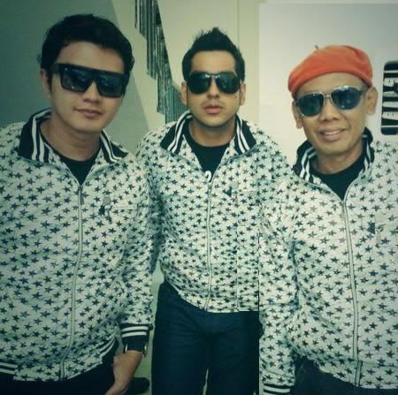 fansbase of Trio Ubur Ubur. new single cintaku blaem blaem. support and followed by @alditaher_indo @bobbymaulana .