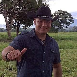 Cantautor Venezolano, defensor de nuestra cultura y nuestro folklore nacional ..!!