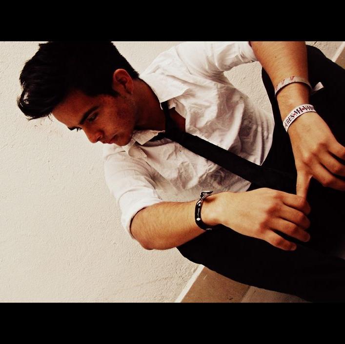 DJ/PRODUCER
Ecuadorian DJ And Producer , In 2010 a young man named Juan discovered his passion for music, and this young man's dream is to become the best DJ