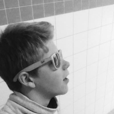 manuel221122's profile picture. 