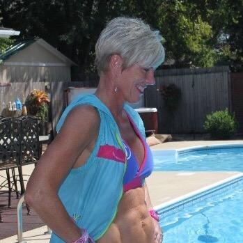 juliekellyfit's profile picture. 