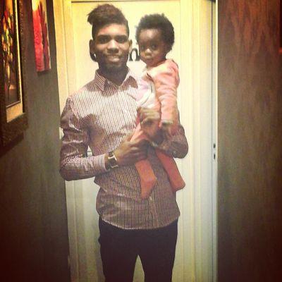 Chrismannizzi's profile picture. Assis sur un trône en or mais elle fait la manche !fils dimigrés