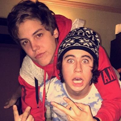 mendessatlove's profile picture. go follow @mendesaylove bc she does dms to 12/12 everyday. turn on her notifications or u will miss it