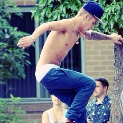 @LooveTheBiebs