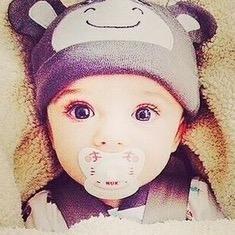 follow me and retweet my tweets if you want a shoutout!! ❥.
