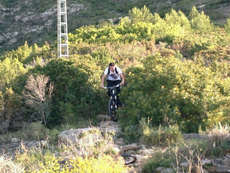 Trabajo, Música, Velocidad, Riesgo, Adrenalina = Mi vida