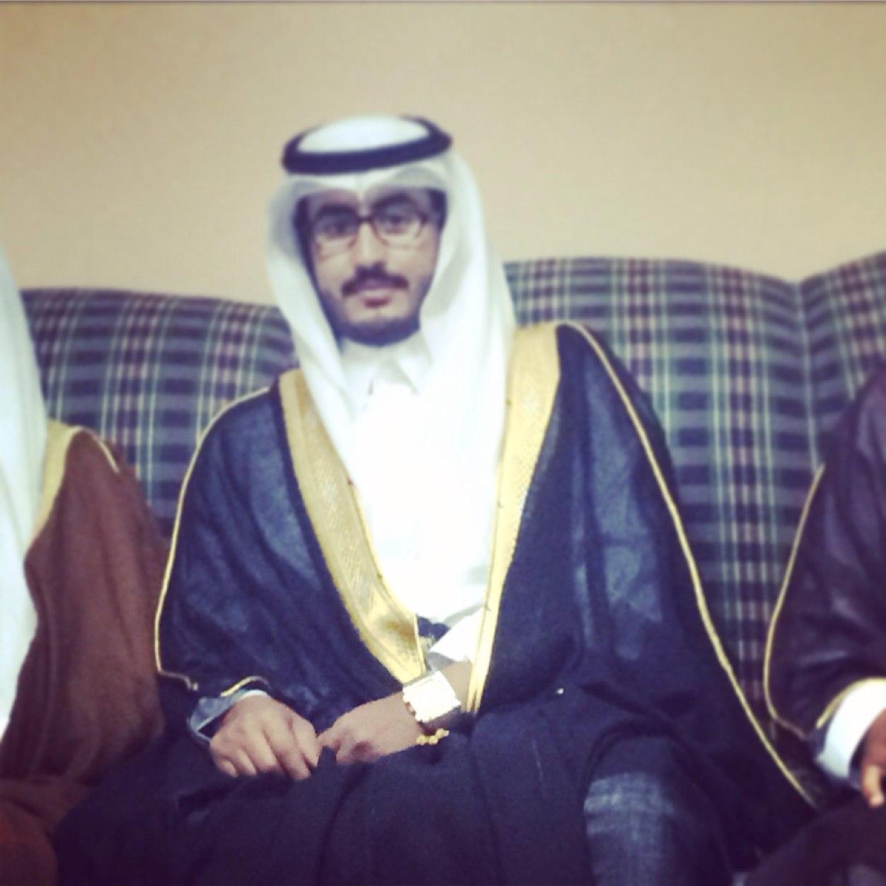 اللي يتابعني عسى الله يحييه اهلا هلأ ولي الفخر واتشرف واللـي تعدانـي تعدتـه المشــاريــه كافي حسابي في مروره تشرف.