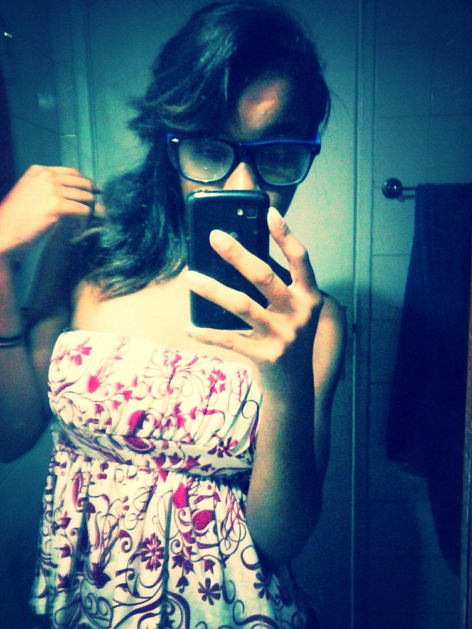 instagram :/lara_agniestk  compositora e amante da arte de atuar..
