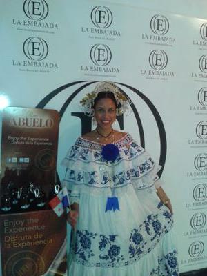 TatiRomero_R's profile picture. Lic. Com. Intl | MBA y Mágister en RRHH | Esposa de Abraham | love sports | Me quedo con lo positivo, el resto lo desecho.