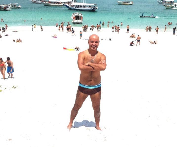Psicólogo , Especialista en Terapia de Familia y Pareja PUC Rio de Janeiro Estud. MG Familia y Sociedad  UST Cantante.