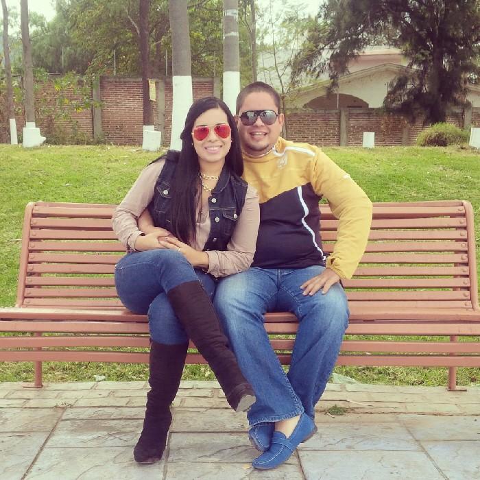 Ingeniero, apasionado de lo que hago, tengo y quiero conseguir. No quiero un para siempre que dure unos meses, yo quiero un poco a poco que dure toda una vida.