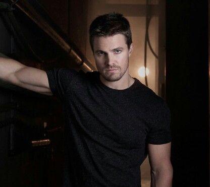 I am a Werewolf, my bloodline dates back to the legendary King Lycan. I'm also a vampire hunter. Open Rp|OC|MC|21+