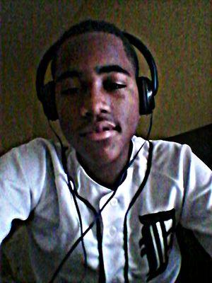 3Quise's profile picture. fb:quise quise quise  ig:__raphael__1  kik: akuna_mattatta  snapchat: theseniggas8