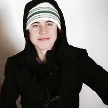 follow @quitenash and turn on het notifications for a dm to sammy wilk, jack johnson, shawn mendes, and kian lawley