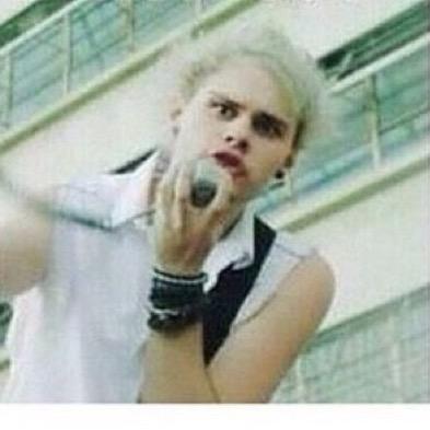 graceplease1's profile picture. follow @emiliamalikk not me or i will unfollow you please sweetie