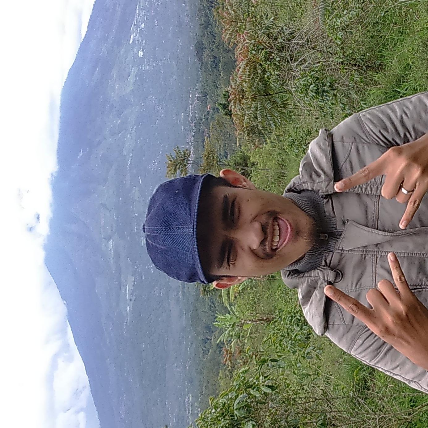 mencoba memcari kata yg bermakna...