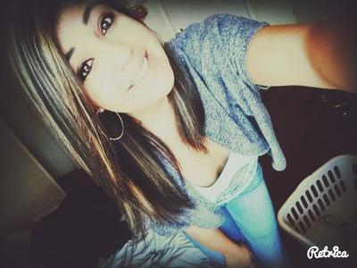 AlmaguerMarie's profile picture. 