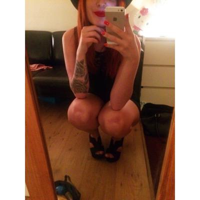 Paulineshka's profile picture. iG : __VelvetRed. Nouveau compte twitter : Petimodel