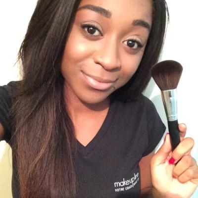 Conseillère maquillage chez MakeUp Line, contactez-moi pour toutes informations complementaires concernant la marque et mes ateliers avec vos amies/familles.