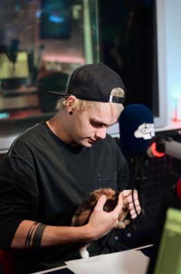 5 Seconds of Summer saved me  I love my bae @5sosalii and Pizza  Michael Clifford is my sunshine