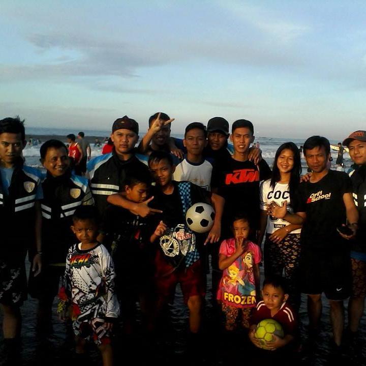 Habibfatoni_'s profile picture. @playerfootball @XScience3_16bdg INTERGRITAS BOMBER KA PERSIB SALAWASNA   \M/1933\M/ Be your self, everyone else is taken.