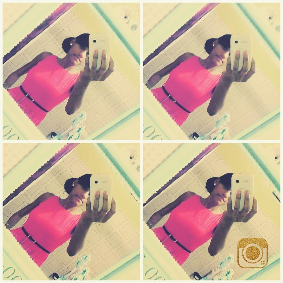 •ℓσ qυє тu ∂iqα ; NO ME iiMPORTA;NO ViiVO POR Tii Nii PARA Tii .l.

•єℓℓα ; SiiMPATiiCA CON QUiiEN QUiiERE (;
•cσтιιzα ; CON EL QUE SE COTiiZA :']
•αcєιιтσz