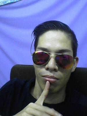 Que mas da, soy de esas pocas personas sinceras que ya no hay!! 

, sígueme y te sigo *fb jonatan os