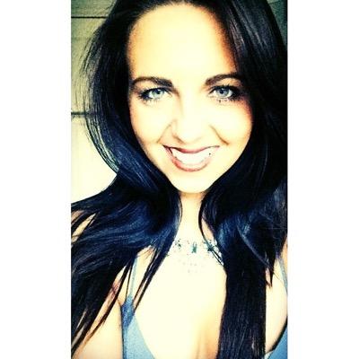 Instagram: Bobbiemanningx