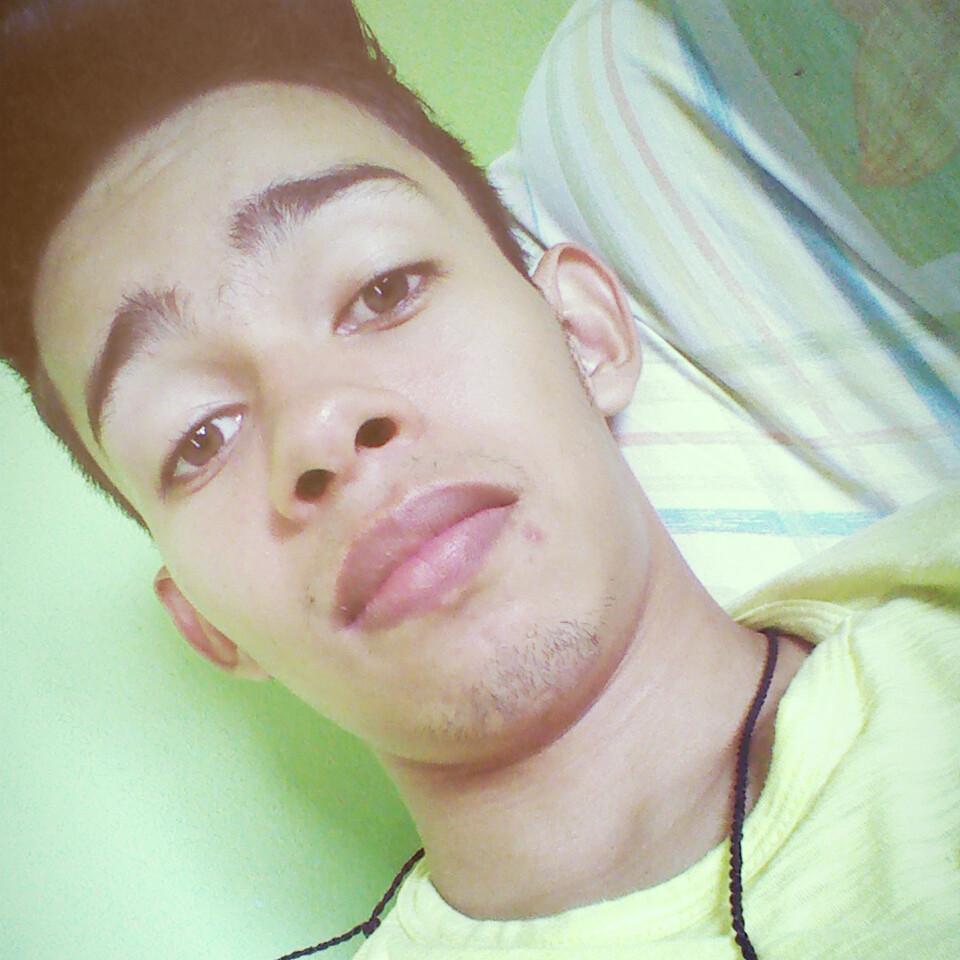 Do grupo NEW IMPACT CREW /gosto d rap.../ garoto q procura curti a vida q ñ gosta d fik parado,exceto qnd vou dormi. Instragam: yago_oliveirah